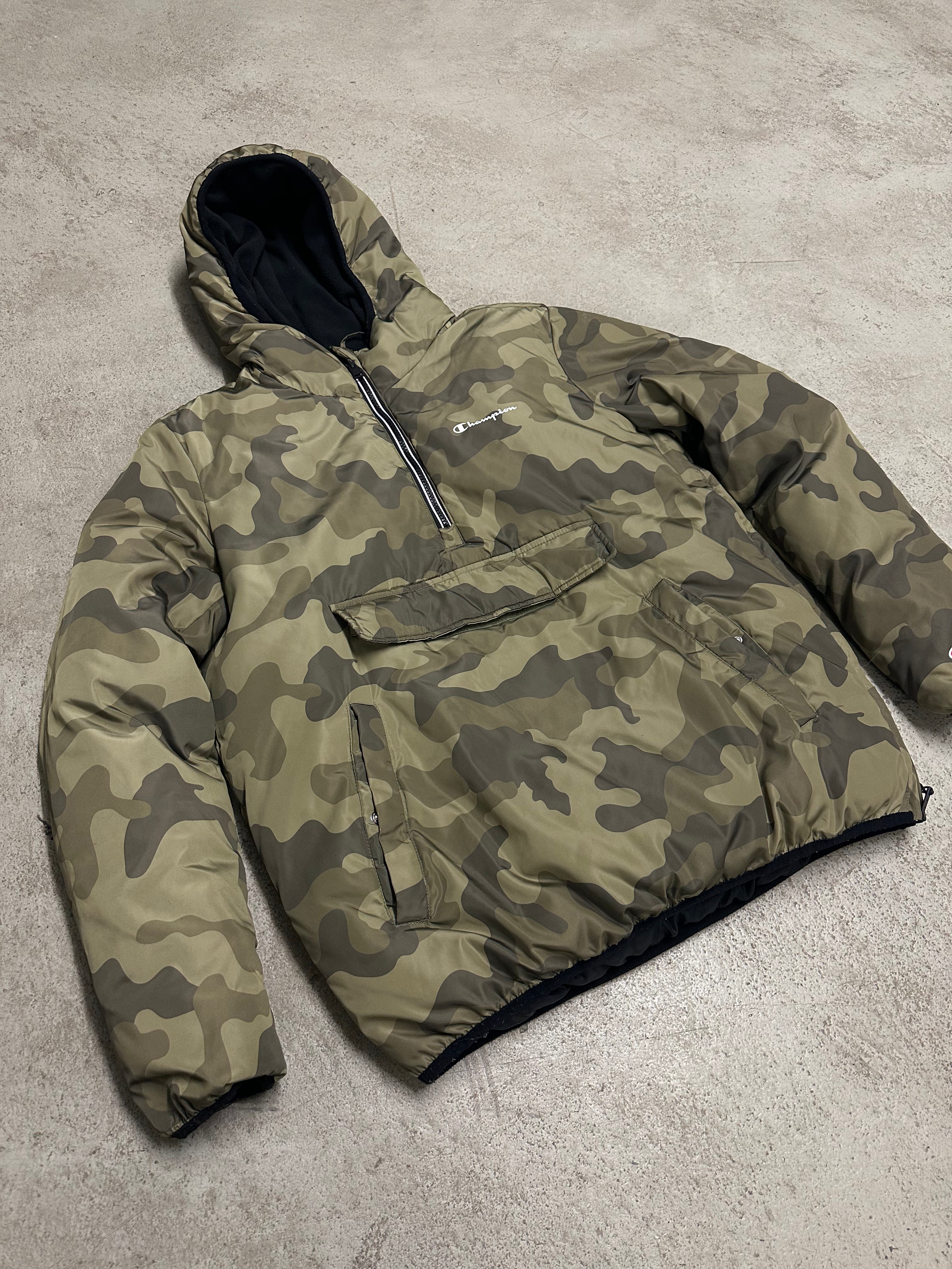 Champion Windbreaker (Camouflage Grün, Size L, Guter Zustand, Maße Vorhanden)