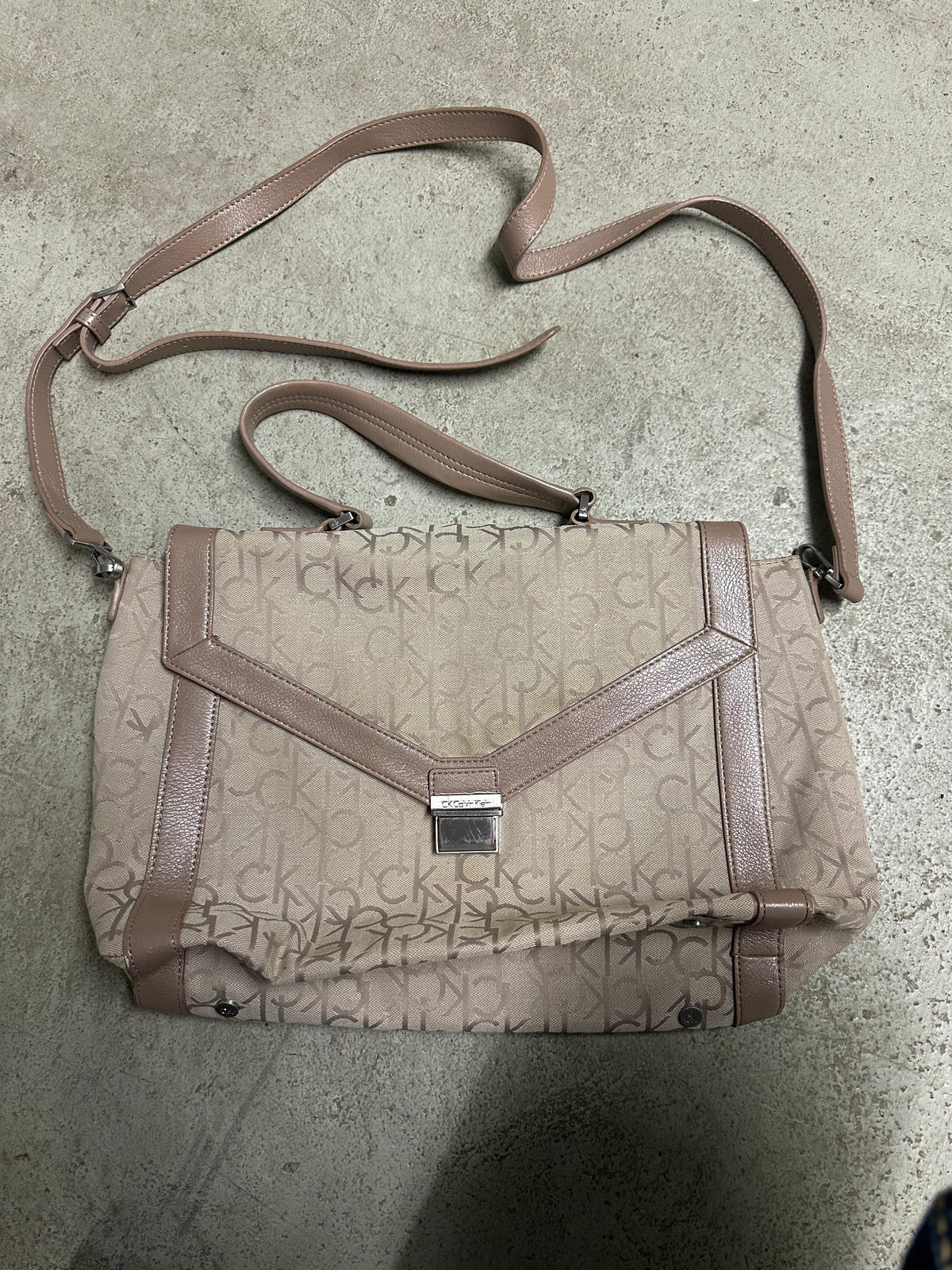 Calvin Klein Vintage Umhängetasche (Beige, Guter Zustand, Maße vorhanden)