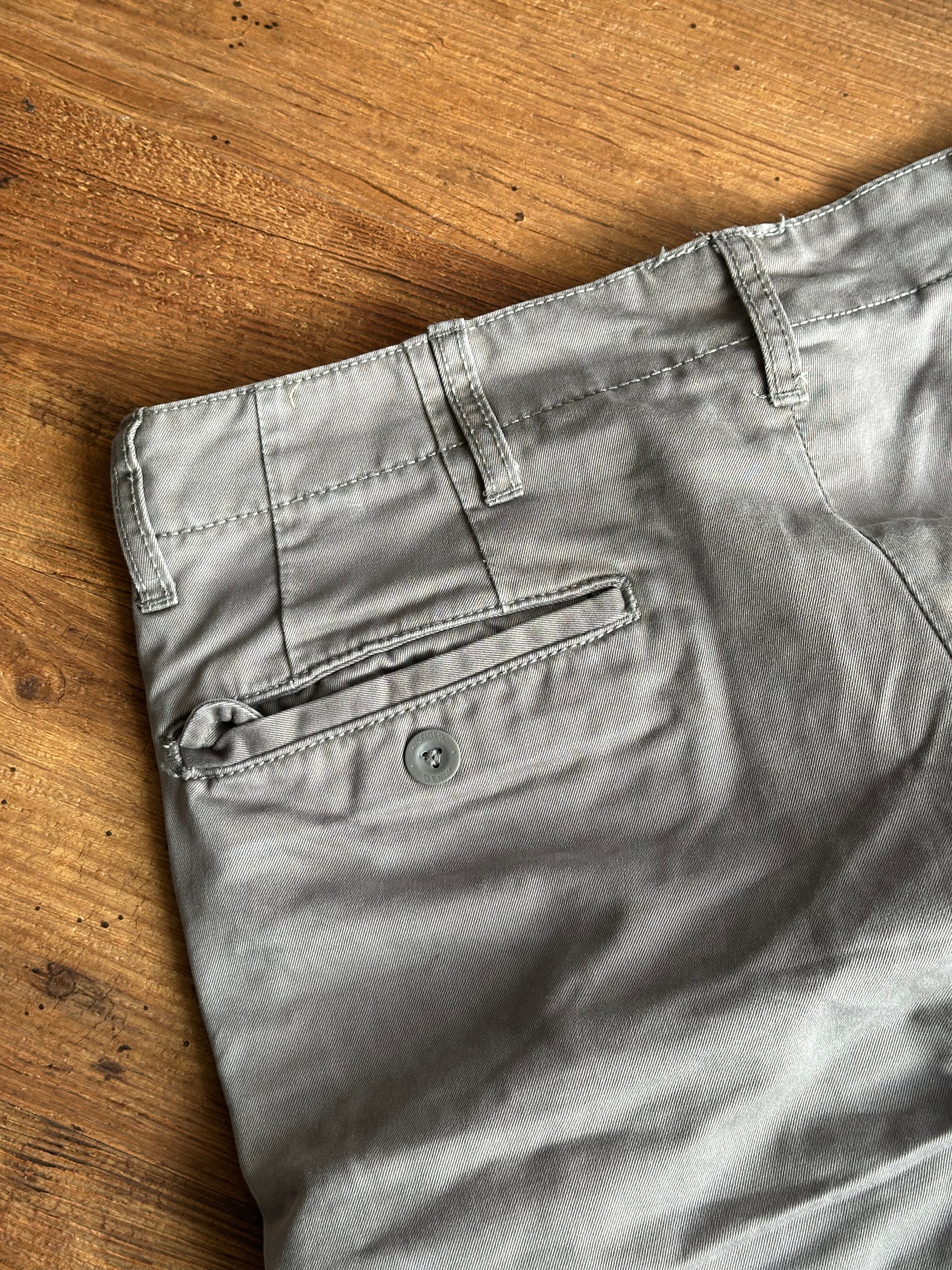 Tommy Hilfiger Denim Jeans (Guter Zustand, Grau, Size W30 L32, Straight Fit, Maße Vorhanden)