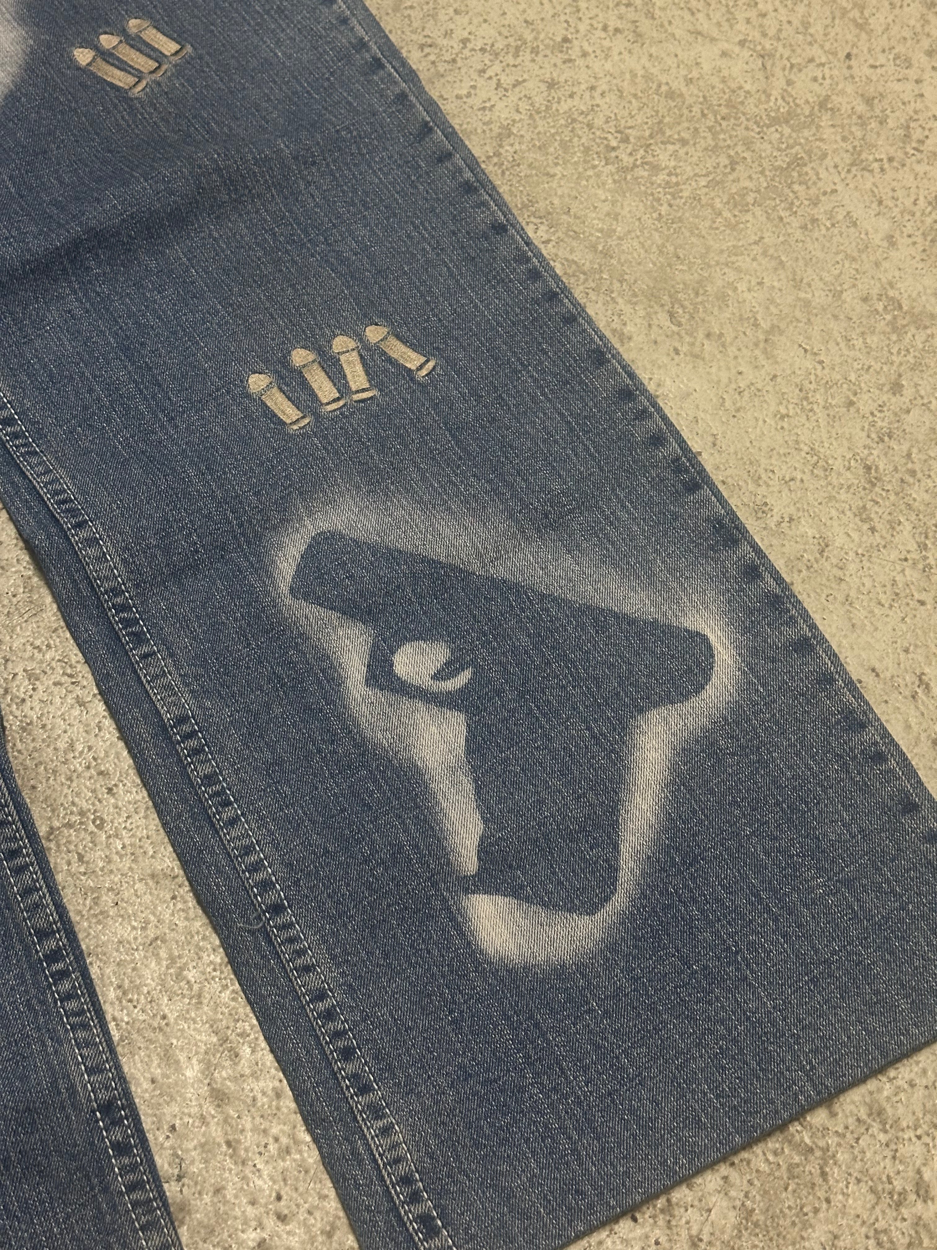 M&D Industry Baggy Jeans W34 Hellblau mit Waffen-Design Seltenes Vintage Streetwear Piece