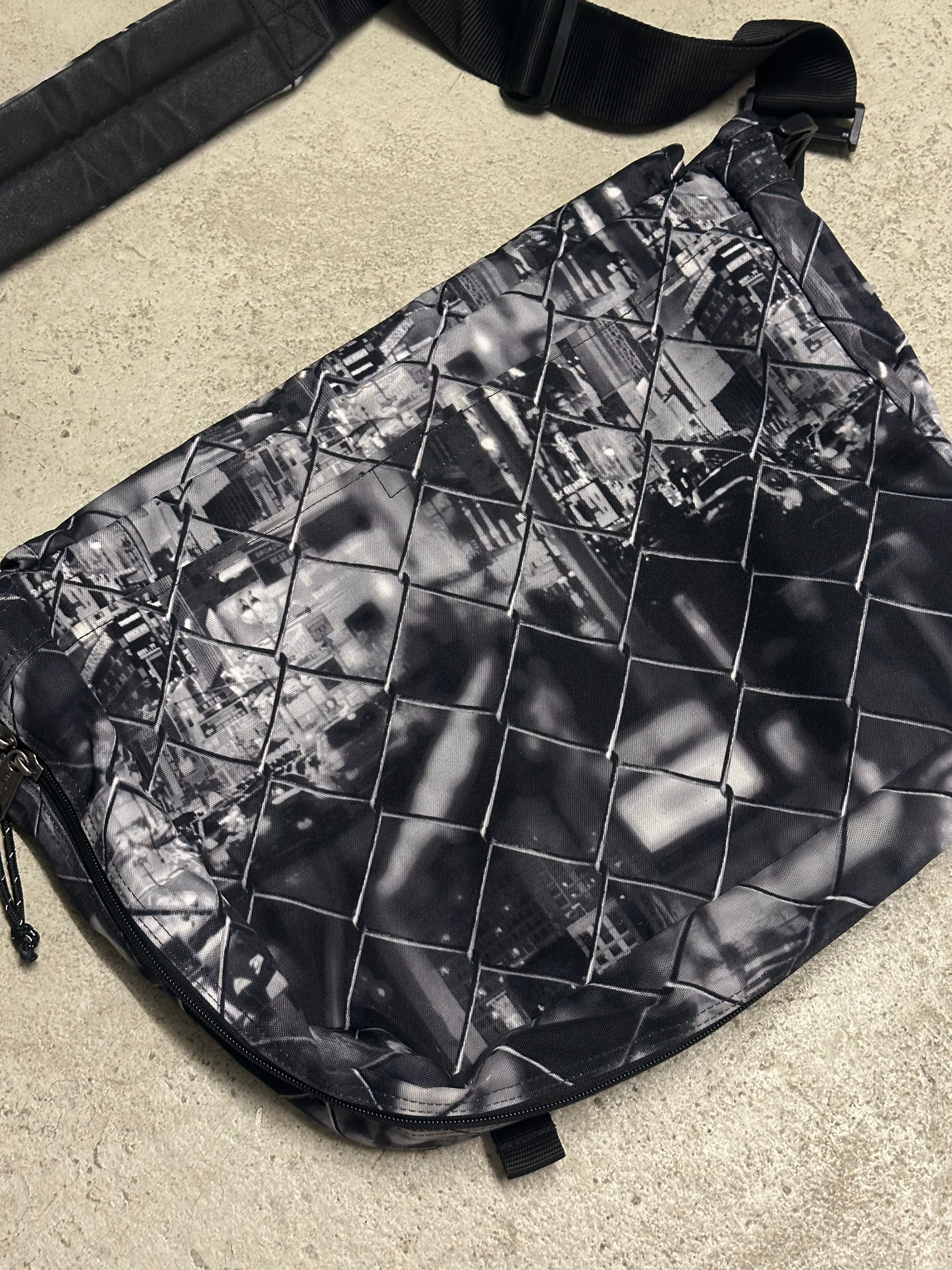 Vintage Eastpak Street Design Umhängetasche