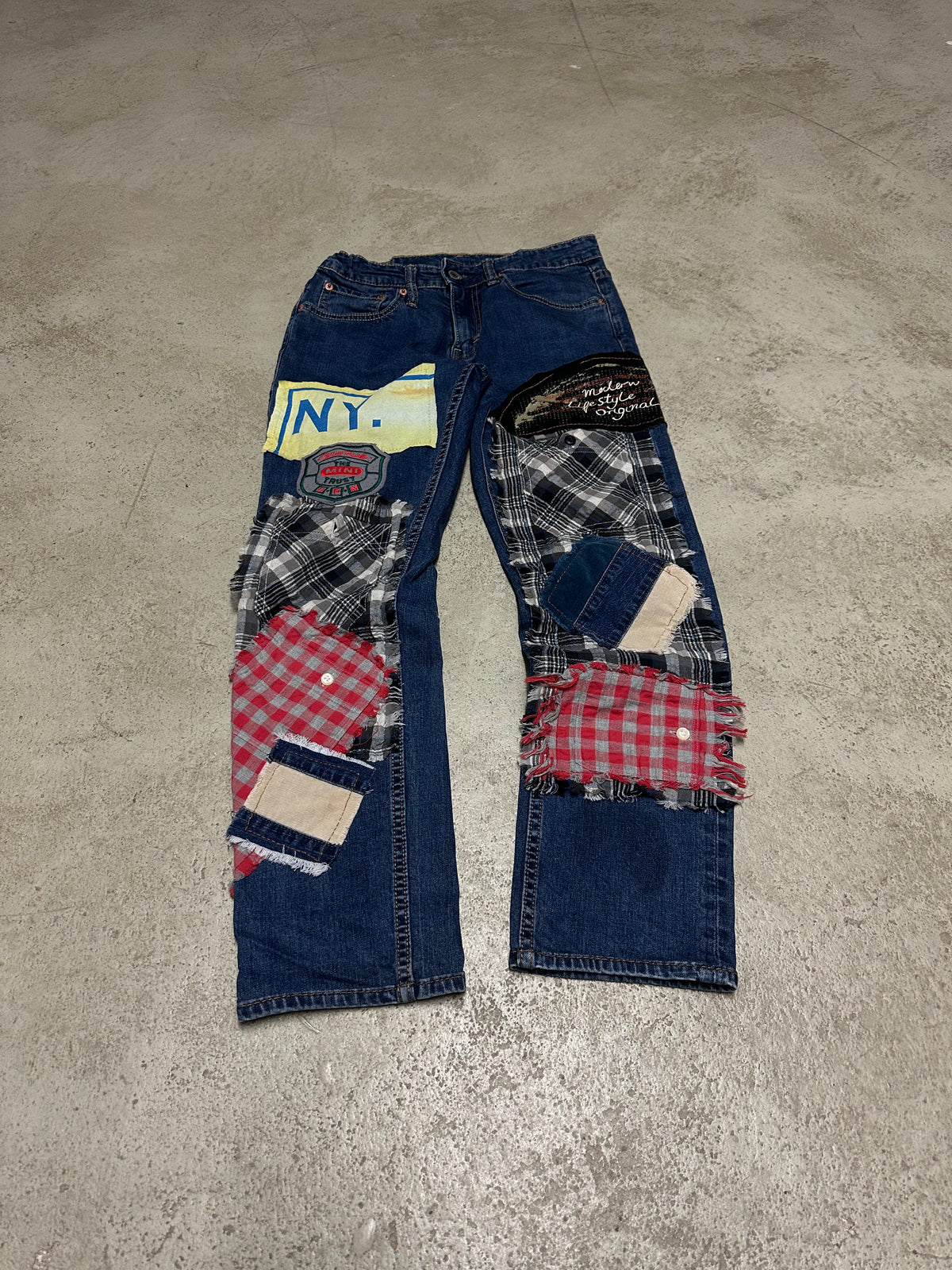 Vintage Levi’s 1of1 Patched Out 514 Straight Fit Jeans W30 L31