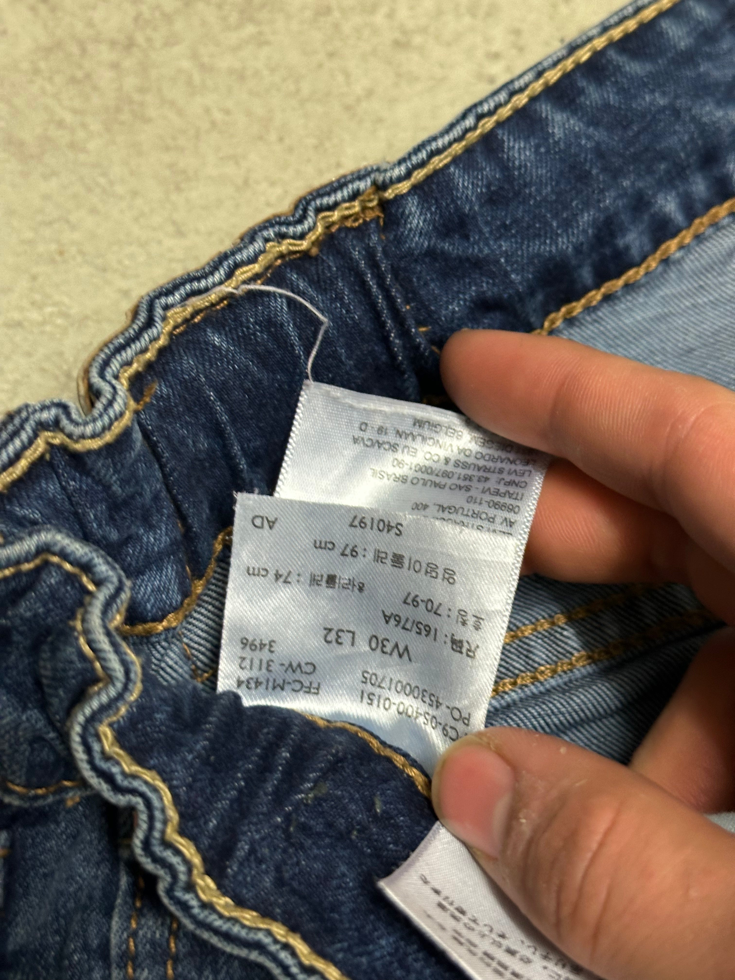 Vintage Levi’s 1of1 Patched Out 514 Straight Fit Jeans W30 L31