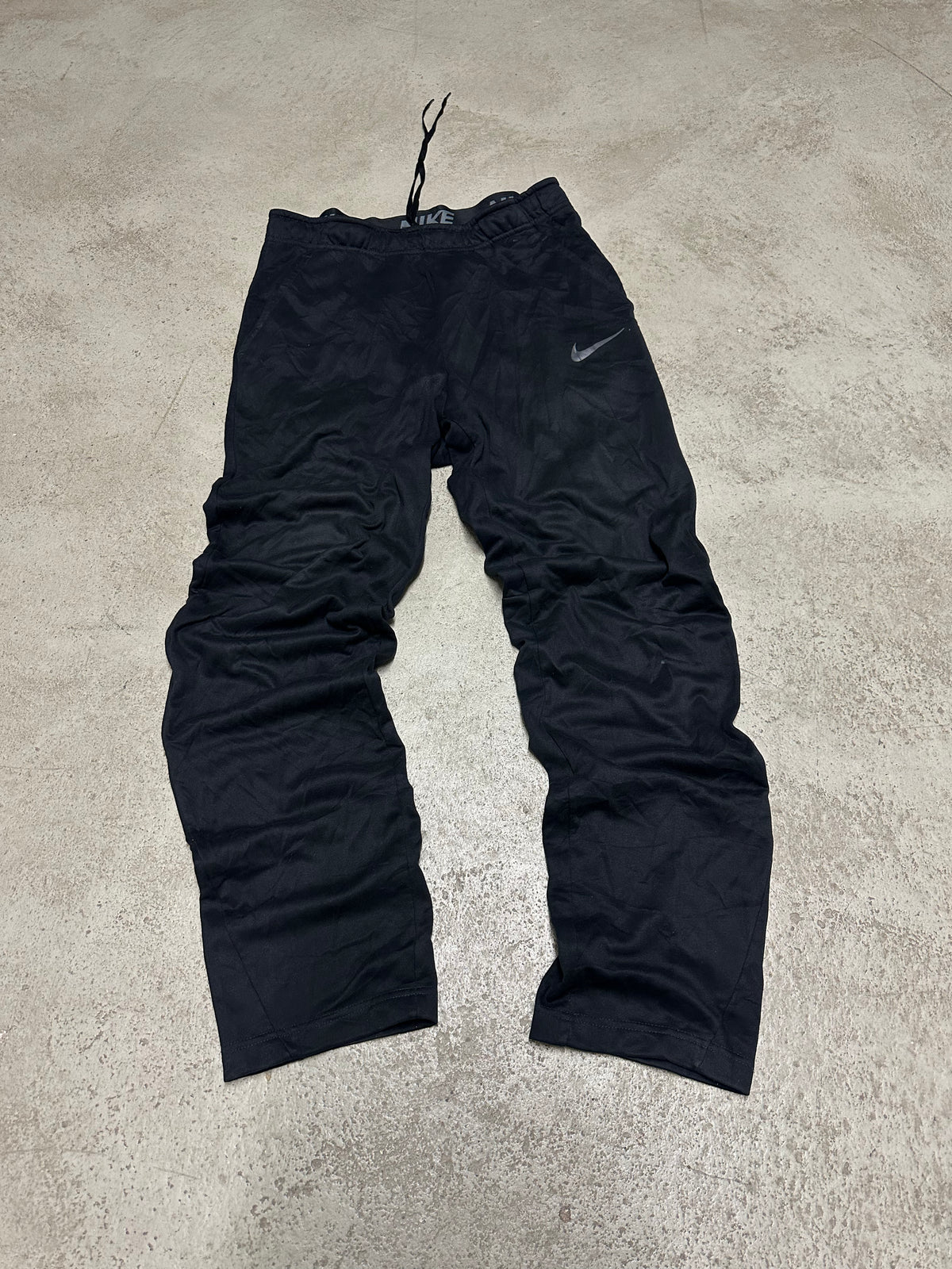 Vintage Nike Jogger – Größe M (Schwarz)